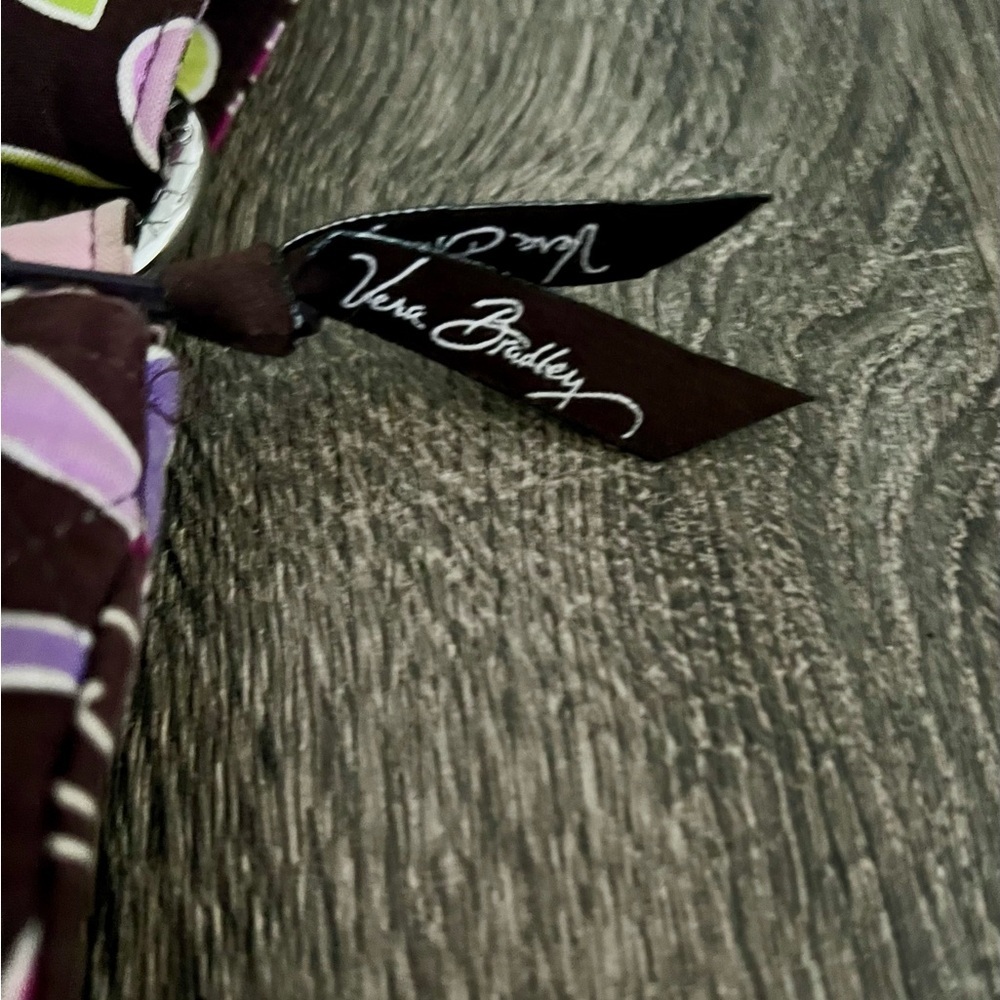 Vera Bradley Crossbody Bag in Chocolate Raspberry Fizz Floral Print EUC quilted​ - Picture 6 of 7